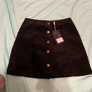 Button skirt